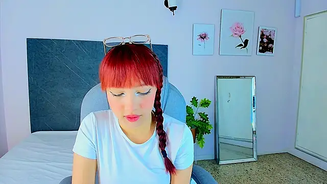 Snapshot of sharon_rosse__ chatting on 10/08/25, 12:14 sharon rosse online show from 10/08/25, 12:14