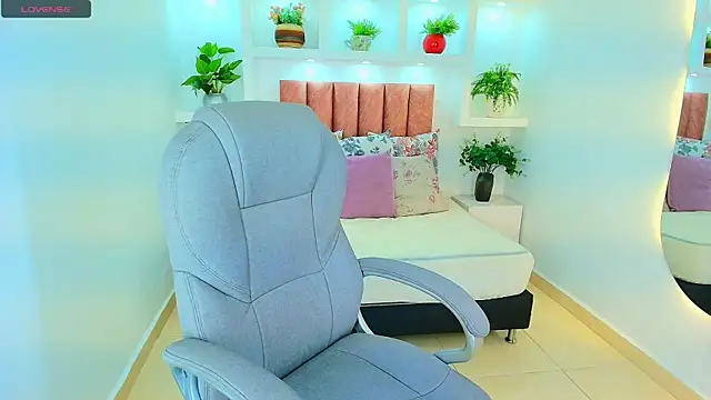 Snapshot of sharon_rosse__ chatting on 11/18/25, 11:58 sharon rosse online show from 11/18/25, 11:58