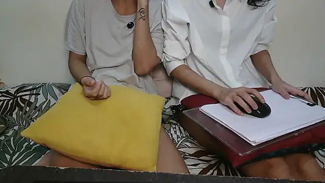 Snapshot of NaughtyThrouple007 chatting on 09/26/25, 06:12 NaughtyThrouple007 online show from 09/26/25, 06:12