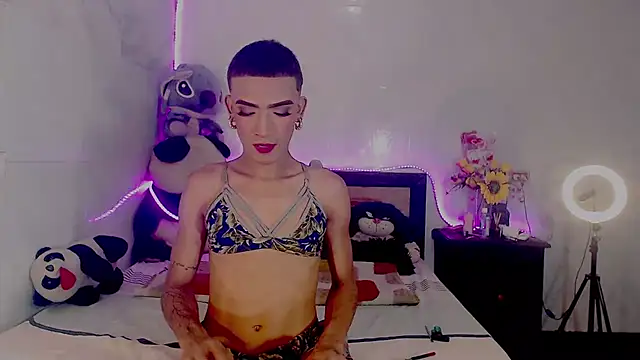 Snapshot of KimberlyXtreme chatting on 09/15/25, 02:11 KimberlyXtreme online show from 09/15/25, 02:11