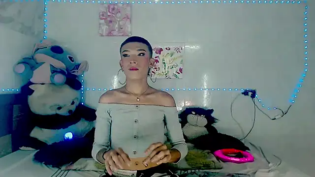 Snapshot of KimberlyXtreme chatting on 10/06/25, 11:24 KimberlyXtreme online show from 10/06/25, 11:24