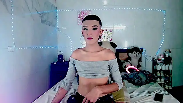 Snapshot of KimberlyXtreme chatting on 10/10/25, 10:20 KimberlyXtreme online show from 10/10/25, 10:20