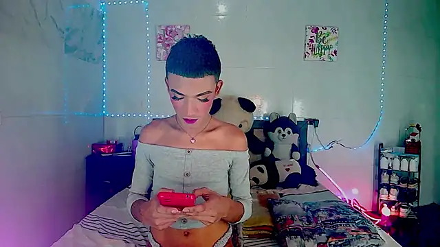 Snapshot of KimberlyXtreme chatting on 10/19/25, 06:08 KimberlyXtreme online show from 10/19/25, 06:08