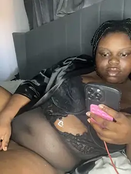 Snapshot of bigtittyT chatting on 03/06/25, 10:52 bigtittyT online show from 03/06/25, 10:52