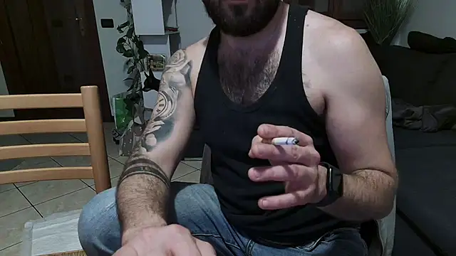 Snapshot of maialinofriuli chatting on 11/16/25, 06:57 maialinofriuli online show from 11/16/25, 06:57