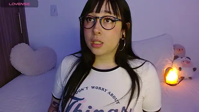 Oliviargf online show from 10/25/25, 12:18