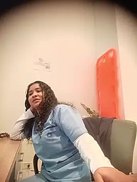 Snapshot of Paula6Colombia chatting on 11/13/25, 03:55 Paula6Colombia online show from 11/13/25, 03:55