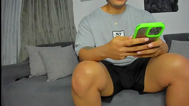 Snapshot of boys_blackandwhite chatting on 05/19/26, 10:49 boys blackandwhite online show from 05/19/26, 10:49