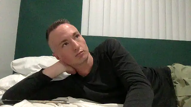 Snapshot of TheDaddy005 chatting on 03/08/25, 03:50 TheDaddy005 online show from 03/08/25, 03:50