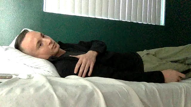 Snapshot of TheDaddy005 chatting on 03/12/25, 12:42 TheDaddy005 online show from 03/12/25, 12:42