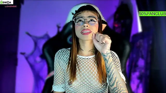 Snapshot of sofiafenty chatting on 10/09/25, 05:33 sofiafenty online show from 10/09/25, 05:33