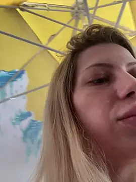 Snapshot of Alicedream5 chatting on 03/20/25, 04:20 Alicedream5 online show from 03/20/25, 04:20