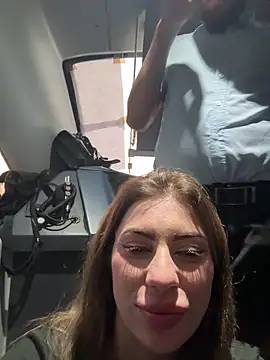 Snapshot of Alicedream5 chatting on 10/16/25, 03:35 Alicedream5 online show from 10/16/25, 03:35