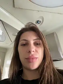 Snapshot of Alicedream5 chatting on 10/26/25, 12:22 Alicedream5 online show from 10/26/25, 12:22