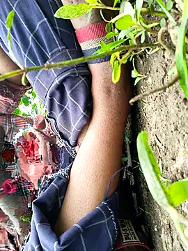 Snapshot of himvilohi08 chatting on 09/24/25, 04:49 himvilohi08 online show from 09/24/25, 04:49