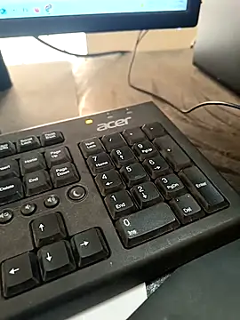 Snapshot of himvilohi08 chatting on 10/15/25, 08:03 himvilohi08 online show from 10/15/25, 08:03