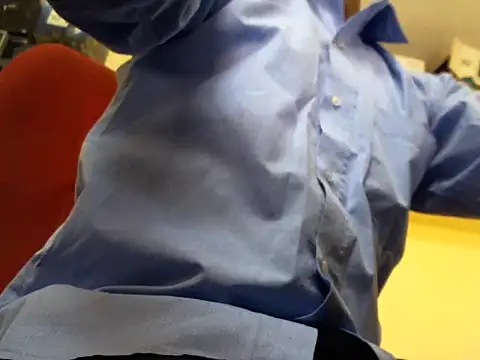 Snapshot of himvilohi08 chatting on 10/27/25, 05:33 himvilohi08 online show from 10/27/25, 05:33