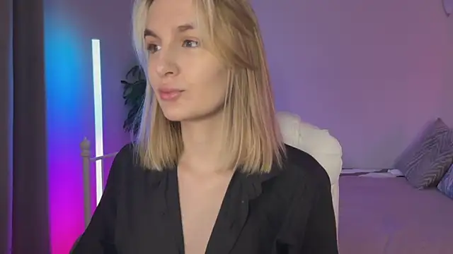  Vikky Moon  online show from 05/13/26, 12:41