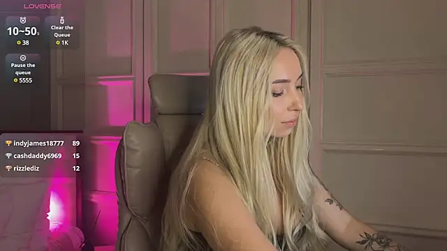 OhMyEmma online show from 03/09/25, 01:25