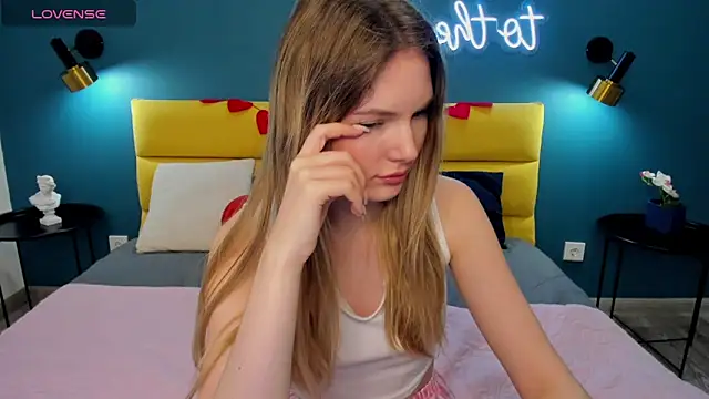 EvelineAmore online show from 02/04/26, 08:42