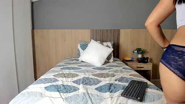 Snapshot of _SamantaGomez chatting on 03/16/25, 01:27 SamantaGomez online show from 03/16/25, 01:27