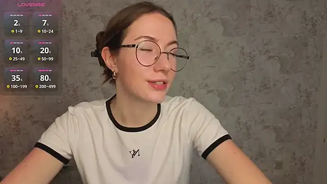 Snapshot of Kira_mindnes chatting on 10/17/25, 06:38 Kira mindnes online show from 10/17/25, 06:38