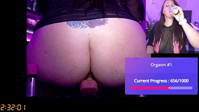 Snapshot of SouthernElle1 chatting on 07/14/26, 12:24 SouthernElle1 online show from 07/14/26, 12:24