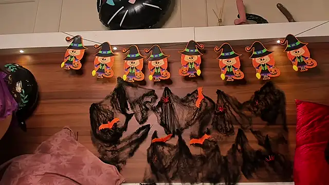 Snapshot of AriadnaHarper chatting on 10/19/25, 11:33 AriadnaHarper online show from 10/19/25, 11:33