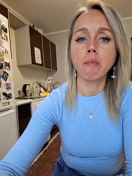 b l o n d i n k a online show from 10/24/25, 03:36