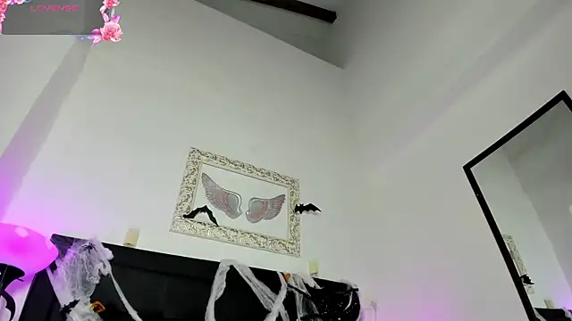 Lola Blondie online show from 10/10/25, 12:04