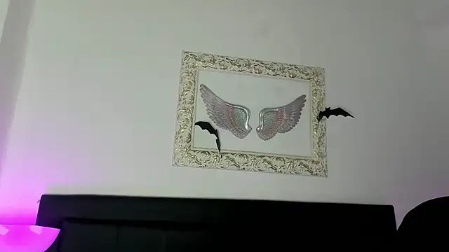 Lola Blondie online show from 10/28/25, 12:19