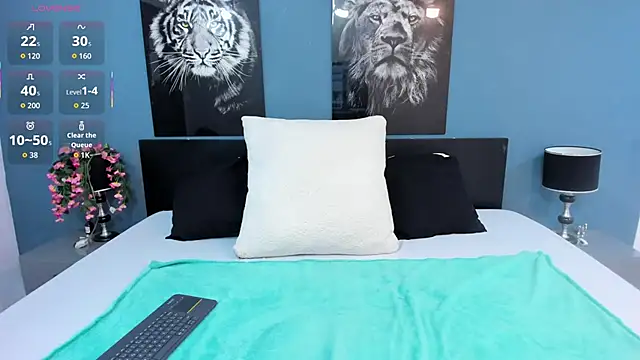 Snapshot of SophiaQueens chatting on 01/08/26, 08:44 SophiaQueens online show from 01/08/26, 08:44