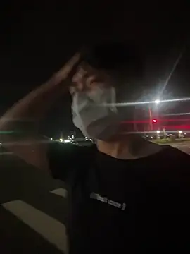 Snapshot of chipboo chatting on 10/23/25, 03:44 chipboo online show from 10/23/25, 03:44