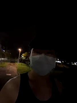 Snapshot of chipboo chatting on 11/10/25, 02:05 chipboo online show from 11/10/25, 02:05