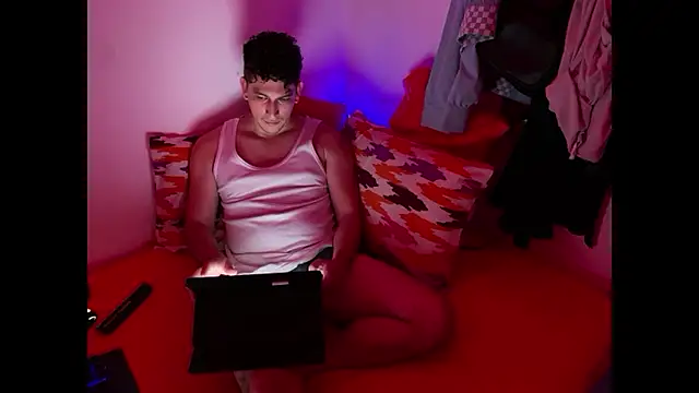 Snapshot of chicoinhibido chatting on 03/14/25, 11:11 chicoinhibido online show from 03/14/25, 11:11