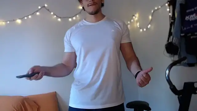 Snapshot of chicoinhibido chatting on 12/15/25, 08:46 chicoinhibido online show from 12/15/25, 08:46