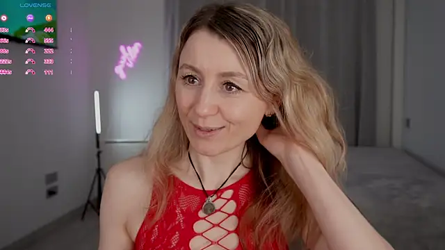   Milana     online show from 04/13/26, 02:55