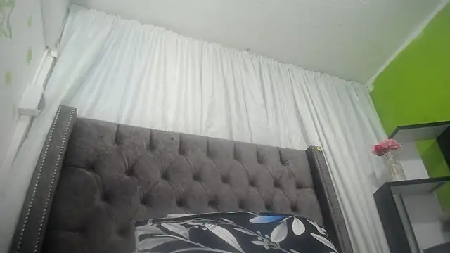 ANA-BULLOCK- online show from 09/25/25, 12:20