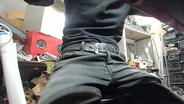 Snapshot of bisciu1976 chatting on 03/07/25, 01:40 bisciu1976 online show from 03/07/25, 01:40