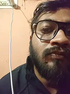 Snapshot of mpaale11 chatting on 12/19/25, 02:35 mpaale11 online show from 12/19/25, 02:35