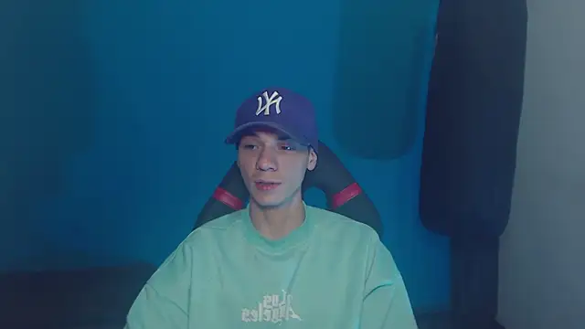 Snapshot of Burperking420_ chatting on 03/16/25, 12:12 Burperking420  online show from 03/16/25, 12:12