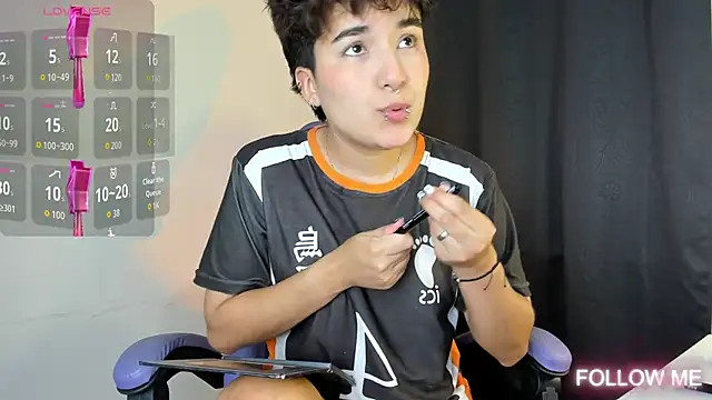 emma cute7 online show from 10/03/25, 03:03