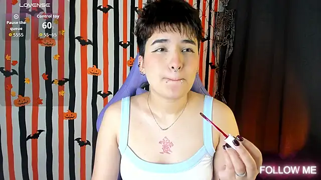 emma cute7 online show from 10/24/25, 05:15