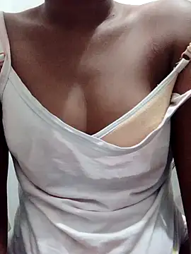 Snapshot of naughtyreva chatting on 03/19/25, 04:25 naughtyreva online show from 03/19/25, 04:25