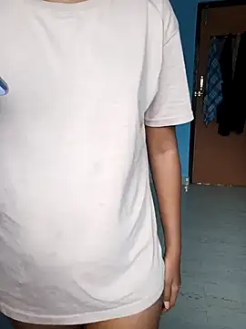 Snapshot of naughtyreva chatting on 09/22/25, 05:53 naughtyreva online show from 09/22/25, 05:53