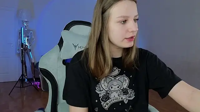 Snapshot of monicaerotic chatting on 03/22/25, 01:43 monicaerotic online show from 03/22/25, 01:43