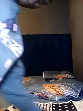 Snapshot of SexyShybarbie chatting on 11/27/25, 02:02 SexyShybarbie online show from 11/27/25, 02:02