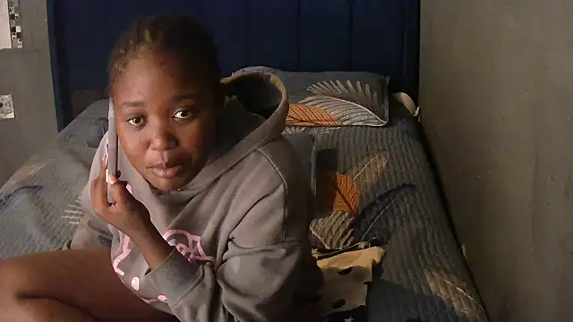 Snapshot of SexyShybarbie chatting on 11/28/25, 04:59 SexyShybarbie online show from 11/28/25, 04:59