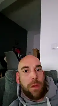 Snapshot of Smokeym123 chatting on 03/10/25, 02:06 Smokeym123 online show from 03/10/25, 02:06