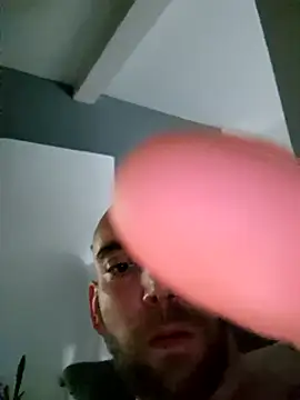 Snapshot of Smokeym123 chatting on 03/10/25, 07:10 Smokeym123 online show from 03/10/25, 07:10